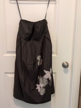 Strapless sundress in dark taupe/brown with appliqued skirt by Gap- Size 2